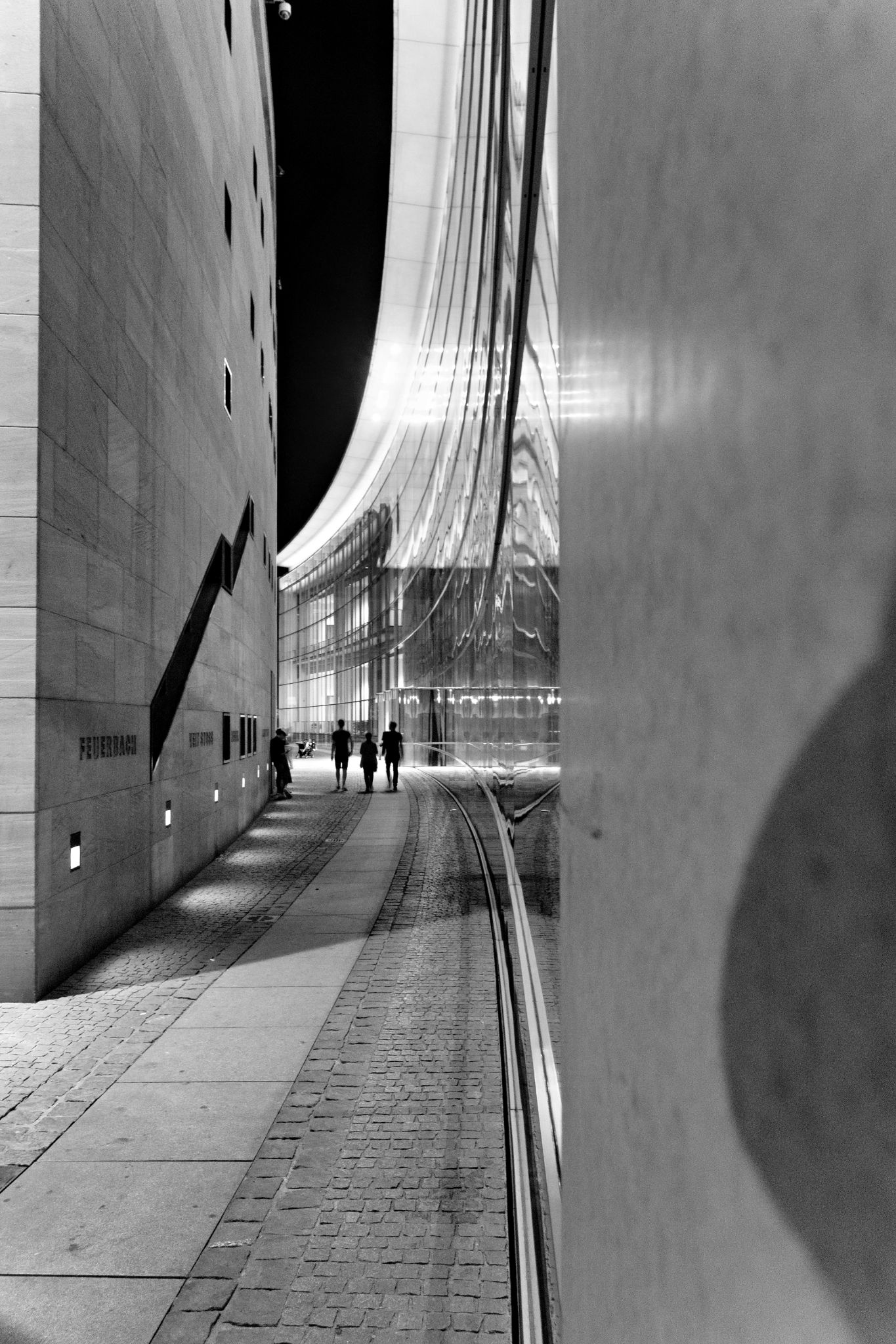 Juni 2018: Am Neuen Museum - Staatliches Museum für Kunst und Design Nürnberg